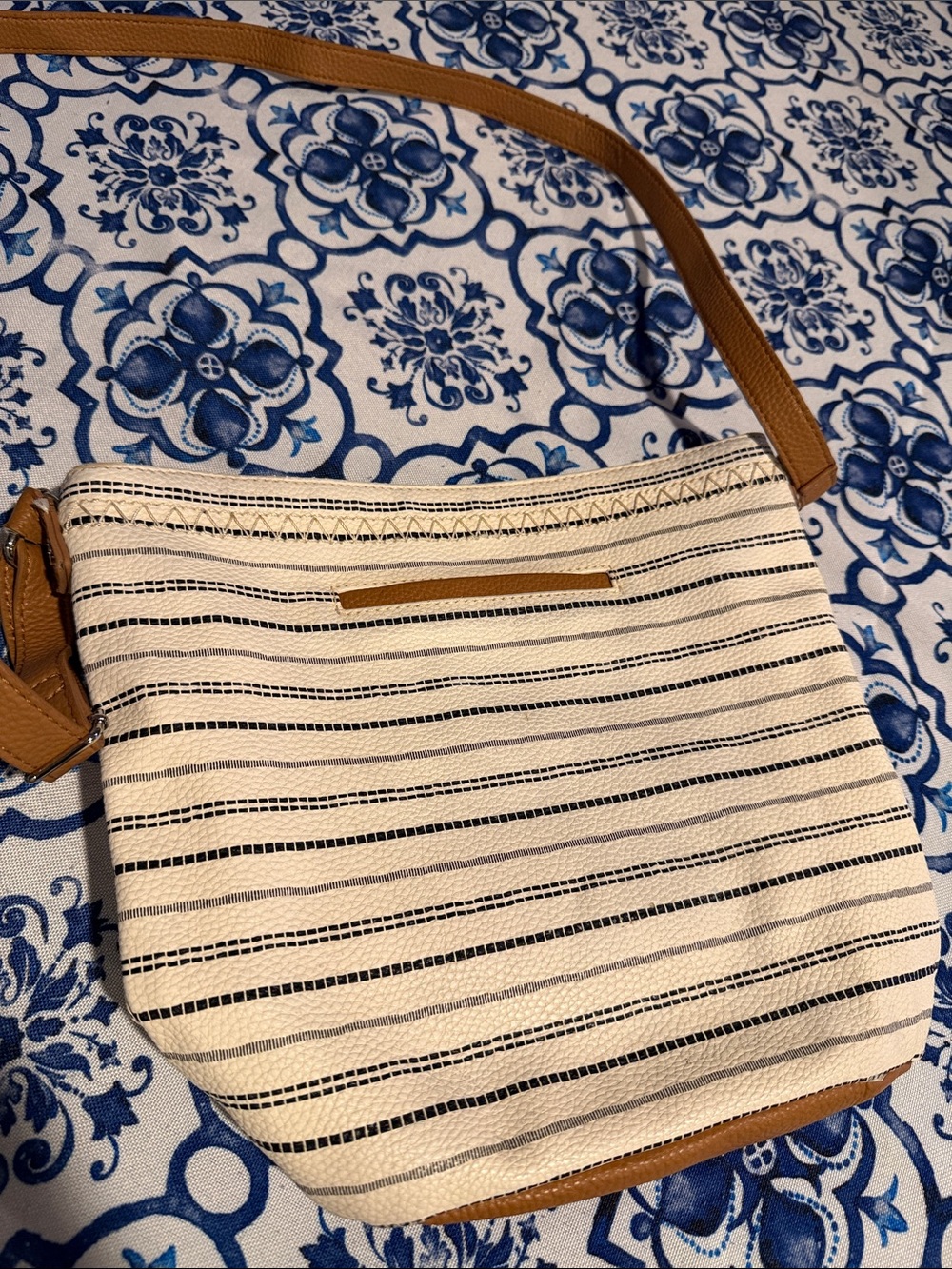 Brand 31 leather Women’s Cream Striped Crossbody Bag with Tan Accents